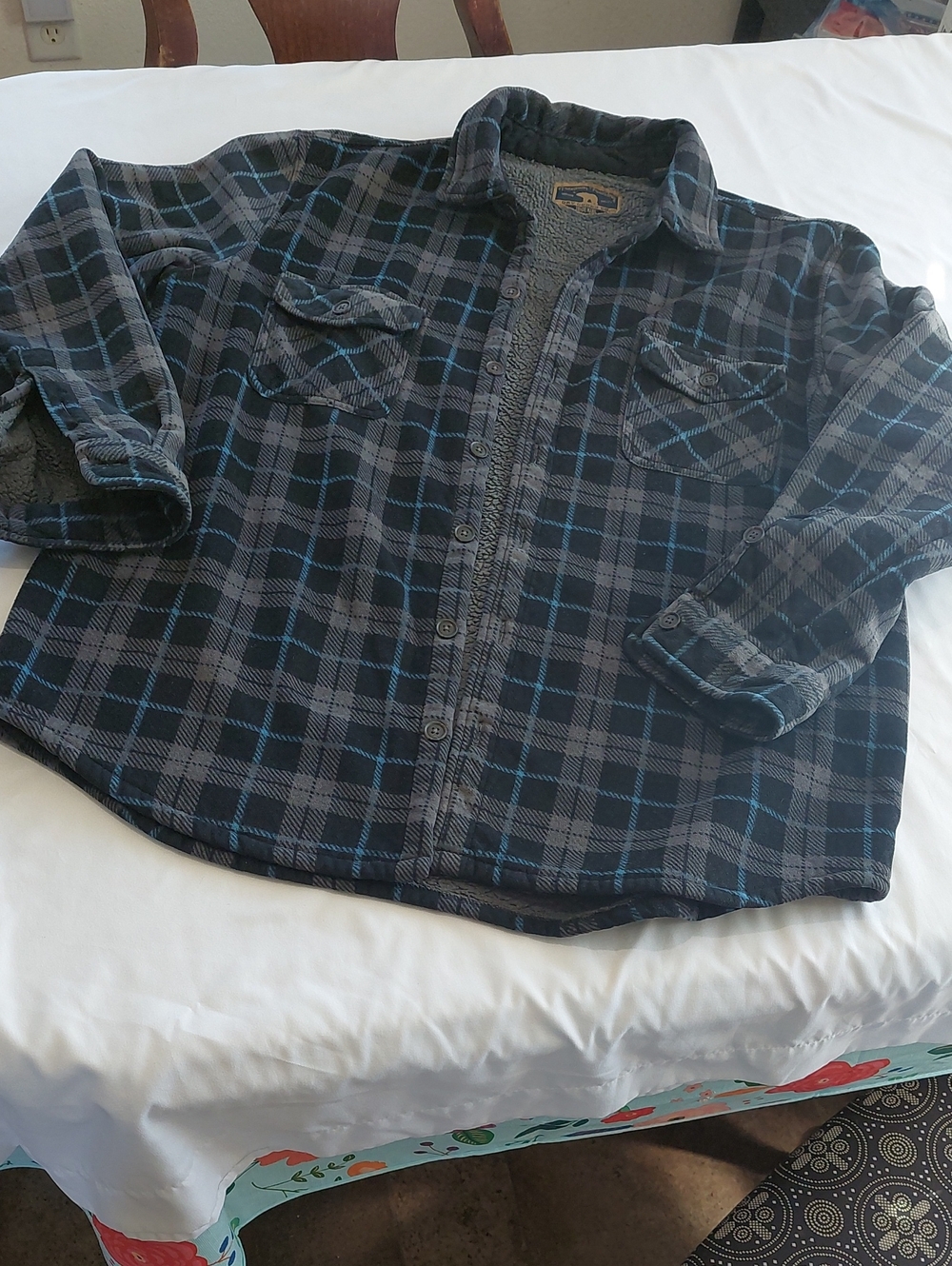 Mens Black & Blue Plaid Button-Up Shirt.fleece Inside To Keep You Warm .Size XL